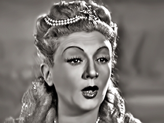 Mona Goya in Blanc comme neige