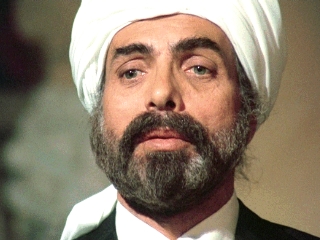 Shepherd Sanders in Escape to Witch Mountain